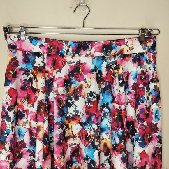 Torrid Floral Flare Mini Skirt Stretch Pull On Pockets - Picture 2 of 9